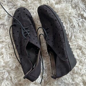 The FLEXX Run Crazy Comfort Wedge Shoes in Black  Nubuck Leather Sz 8